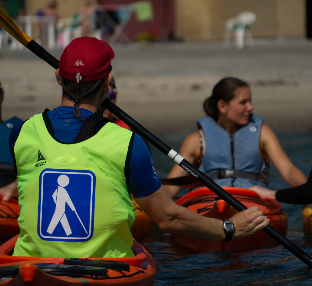 Kajakinstruktør for blinde kajakroere