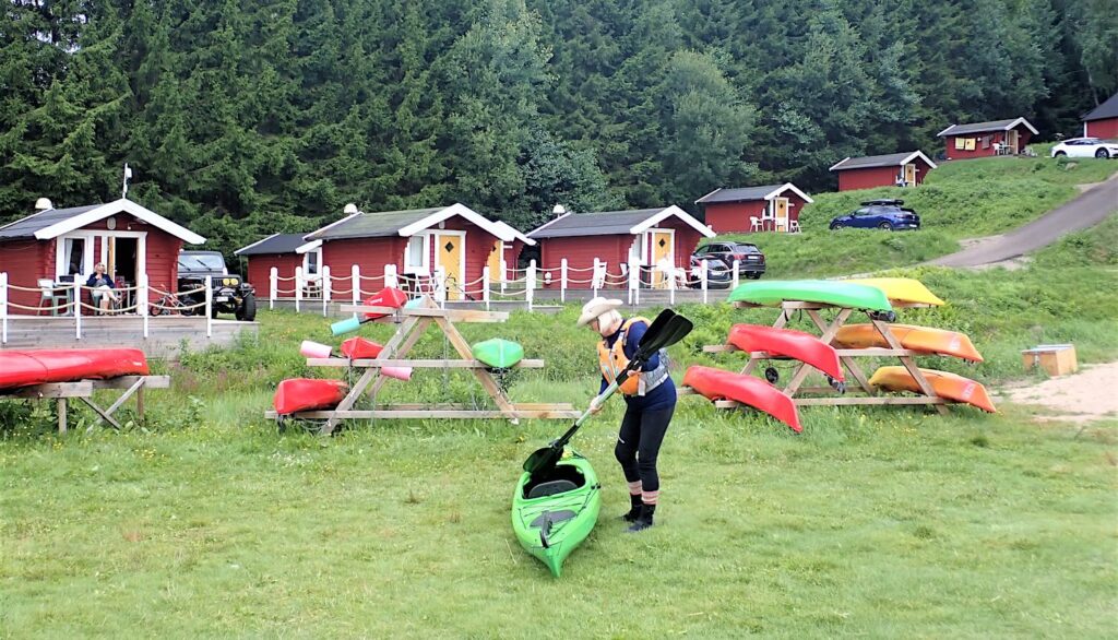 Klargøring af en kajak på land